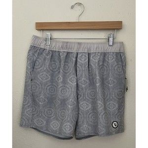 VUORI Men’s Platinum Fresco V369 Stretchy Performance Volley Cape Shorts M